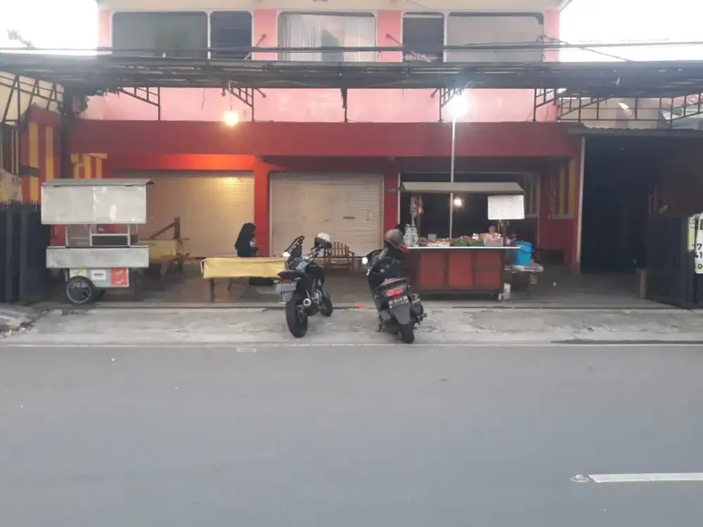 Tempat Usaha + Rumah - Poros Jalan - Depan RSUD Madiun