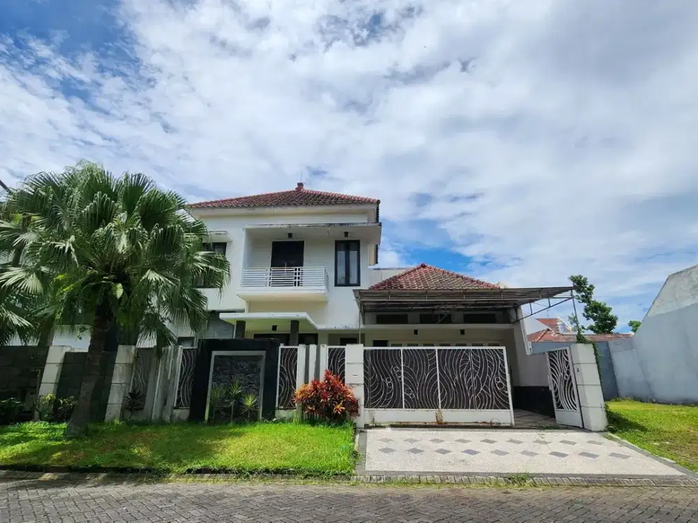 Di jual Murah Rumah Mewah Boulevard Perum Araya Golf Malang