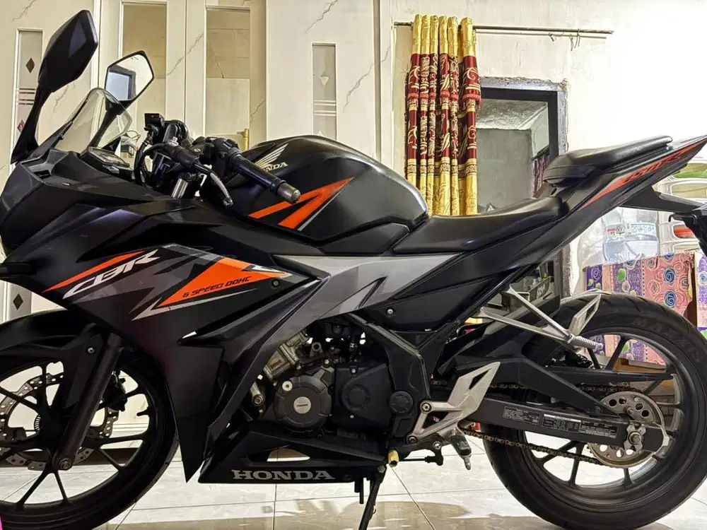 CBR 150 2019 DIJUAL CEPAT