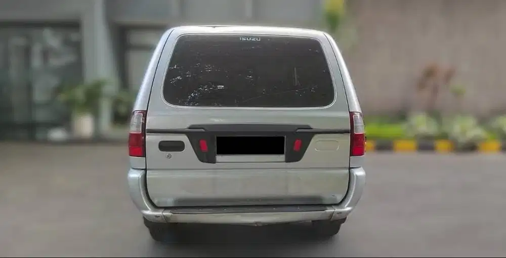 Isuzu Panther LM 2008