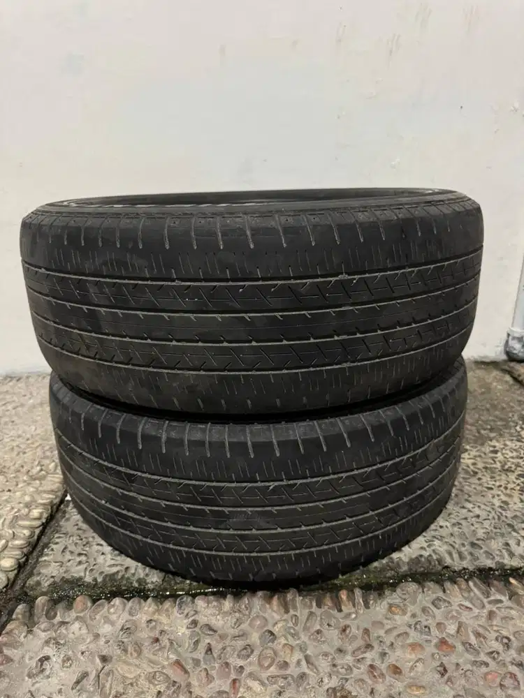 Ban Bridgestone Turanza ER33 215/55/17 R17 Bekas Mulus Bukan Suntikan
