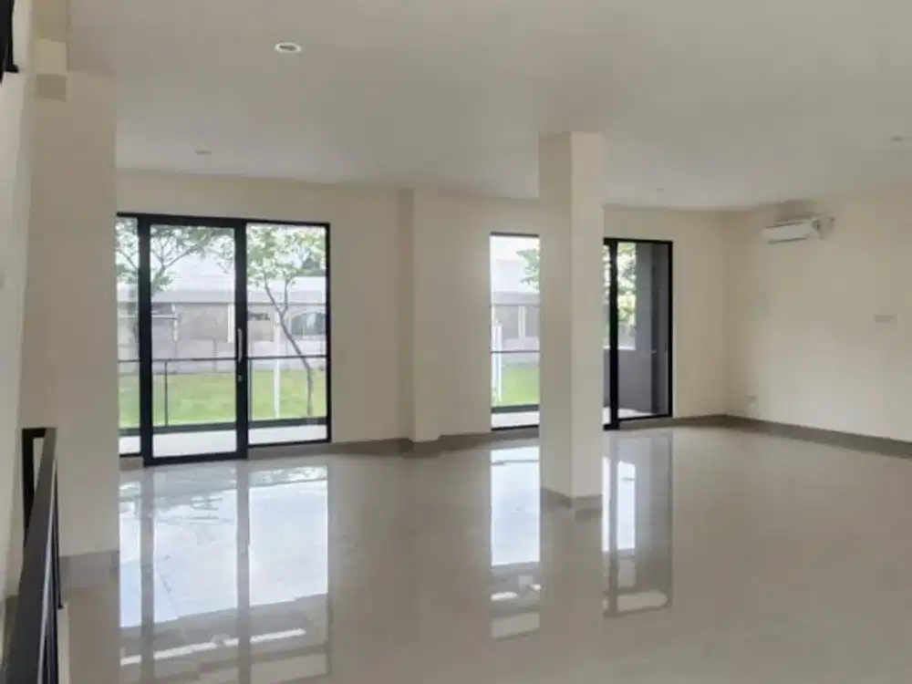 Disewakan Ruko Gandeng di Sorento Grande West Gandeng Type Alfresto 3 Lantai - Lokasi Strategis Hadap Boulevard