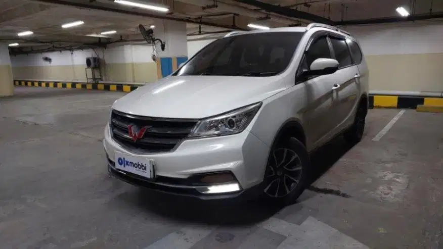DP Rendah  7JT - Wuling Cortez 1.5 C Bensin-MT 2018 Putih