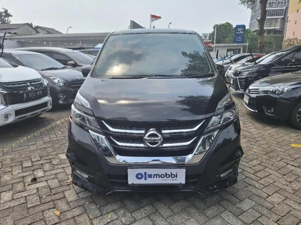 DP MURAH Nissan Serena 2.0 Highway Star Bensin-AT Hitam CSRAB
