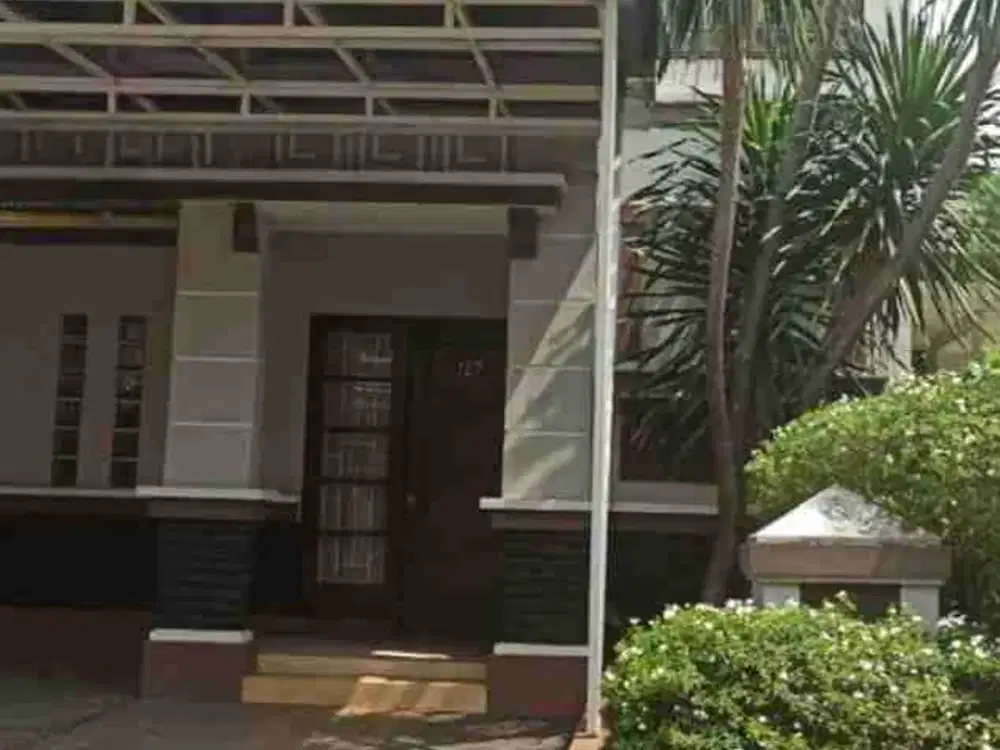 Disewakan Rumah 2 Lantai Modernland Tangerang Strategis