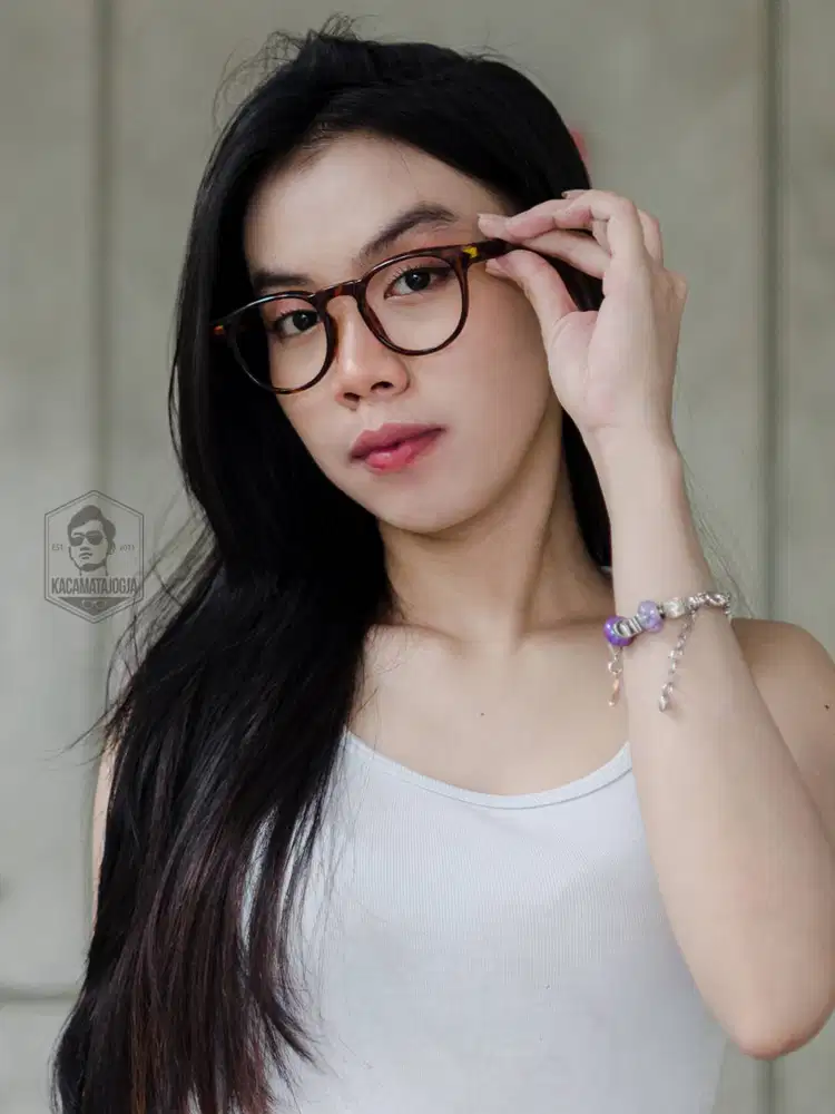 Kacamata Jogja - Kacamata Kotak Tebal Keren - Haira 01