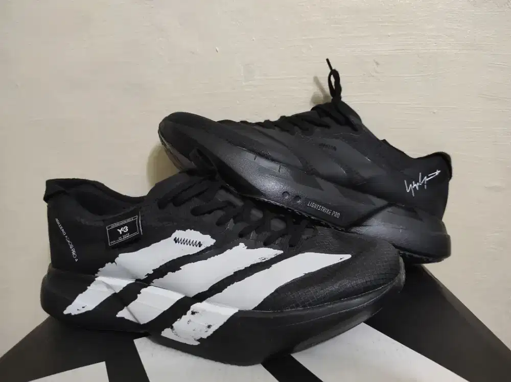 Sepatu running size 42