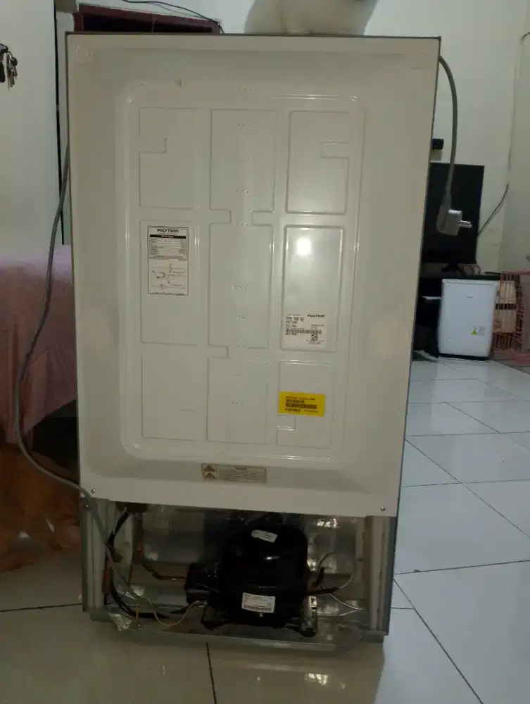 Kulkas 1 pintu merk polytron