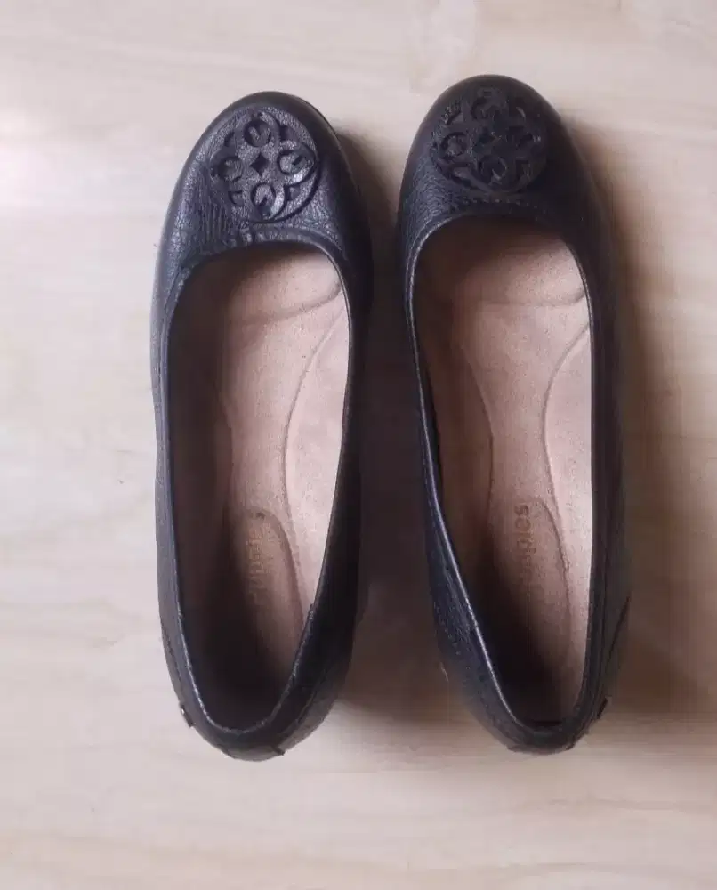 Sepatu kulit hush puppies no 37 original