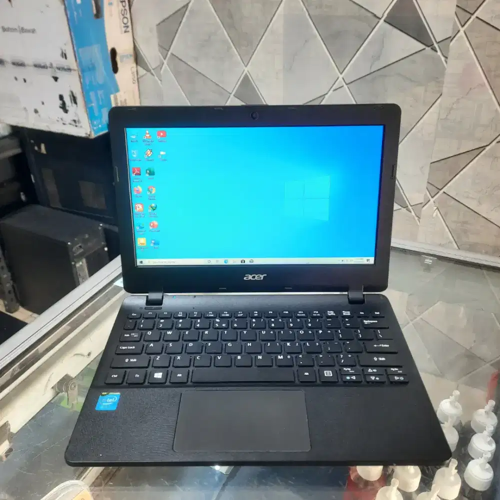 NB Acer ES1-131, Celeron N3050, RAM 4GB, SSD 128GB, Layar 11,6 inch
