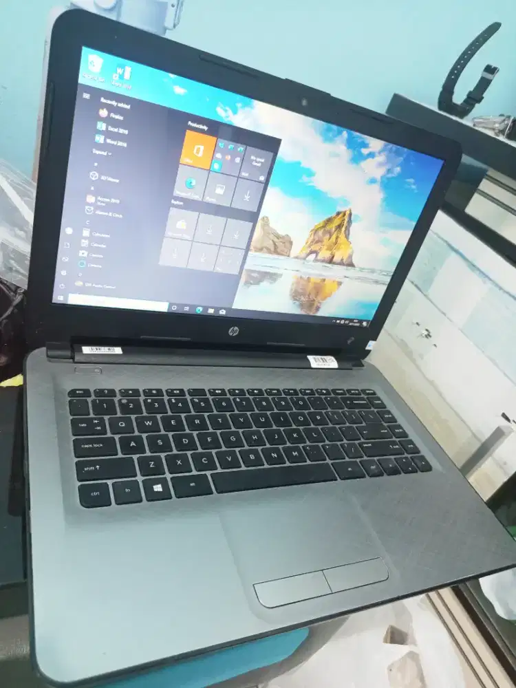 laptop HP Core i3. Ram 8gb/500gb. Body slim. Normal