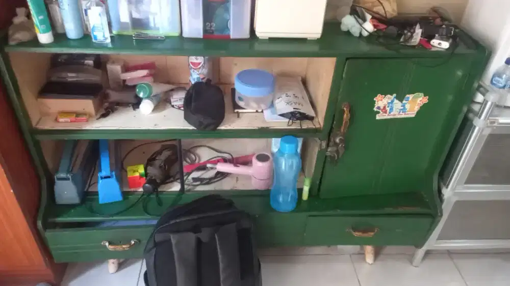 Bufet bekas semi jati