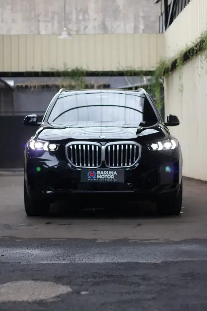 (Very Low KM) BMW X5 M Sport G05 2024 Hitam Pajak Panjang