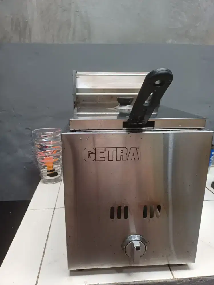 Penggorengan ayam Deep Fryer getra gf 101g