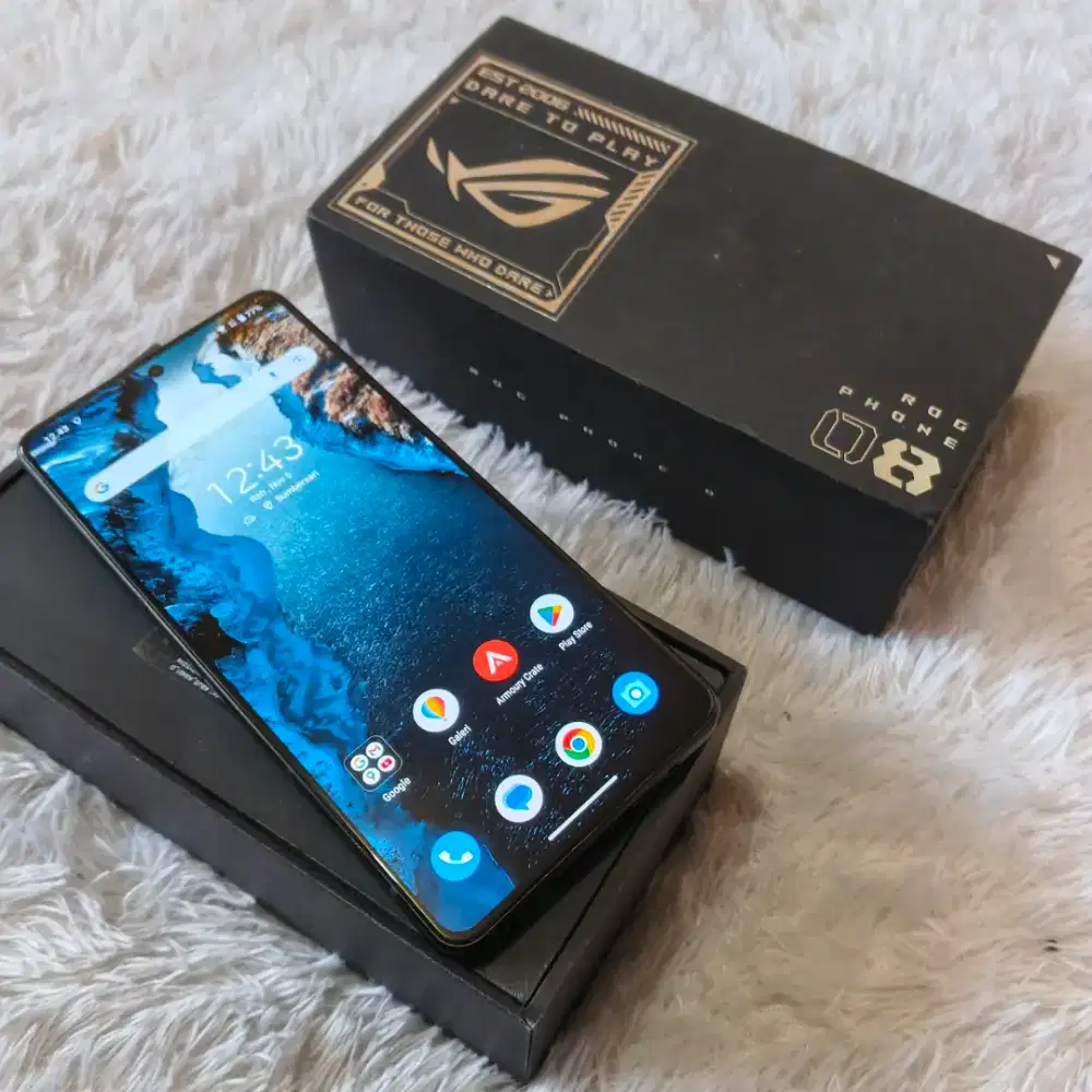 Asus Rog Phone 8 (12/256 Gb) Snapdragon 8 Gen 3