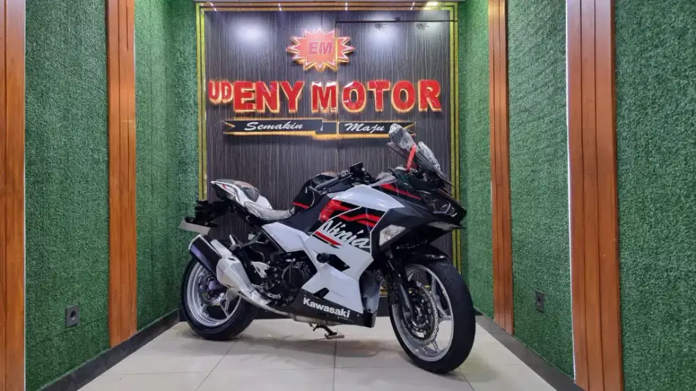UD ENY MOTOR - Kawasaki New Ninja 250 Keyless thn 2019 super