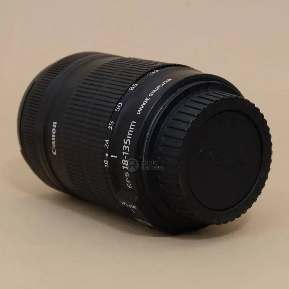 Canon EF-S 18-135mm IS