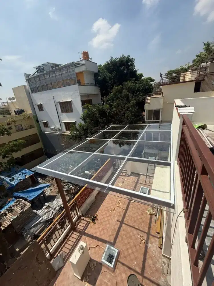 kanopi kaca tempered 8 mm , besinya bisa di sesuaikan dengan kebutuhan