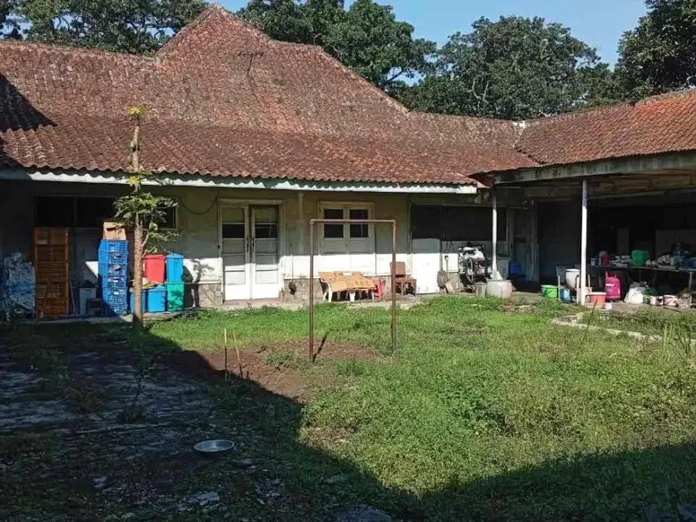 Dijual Rumah Lokasi Strategis Di Raya Cipaganti - Pasteur, Bandung, Jawa Barat