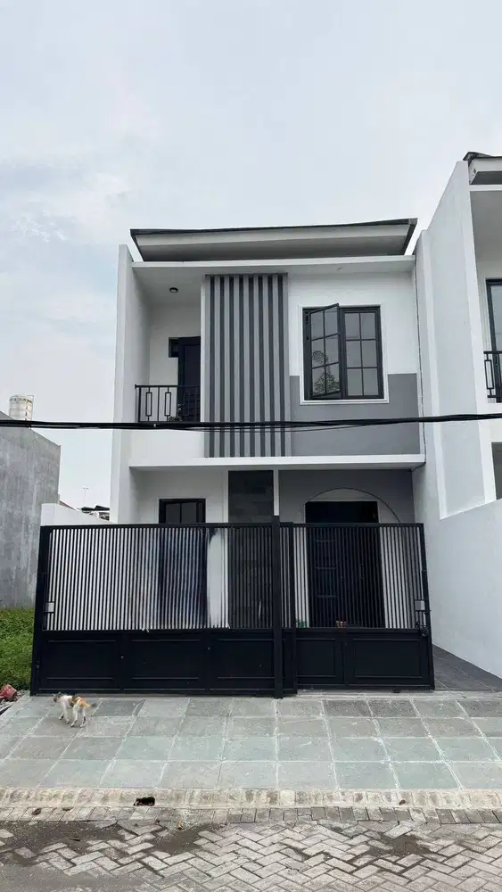 DIJUAL RUMAH BARU ARAYA GALAXY BUMI PERMAI 2 SURABAYA SHM ADA CARPORT