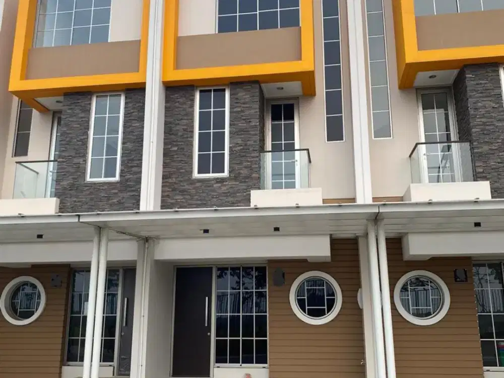 DIJUAL RUMAH 4,5X10 KOSONGAN 3 LANTAI PIK 2 HARGA 1,5 M