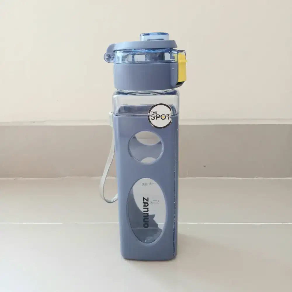 Botol minum Tumbler Zannuo 650ml, preloved