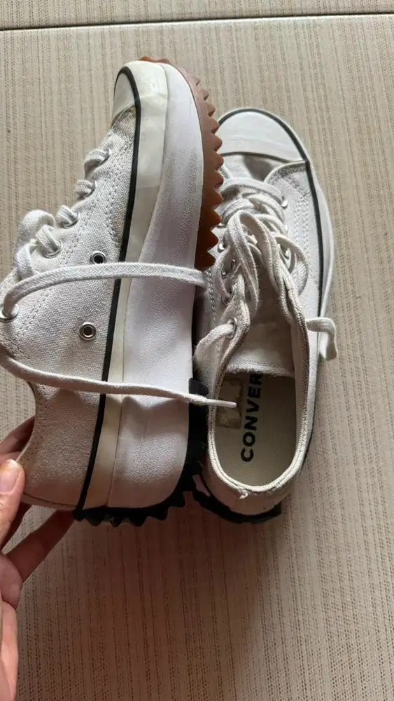 Sepatu Converse Runstar