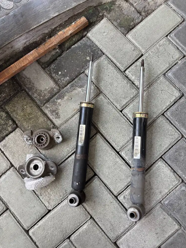 shockbreaker /  sockbeker / sokbeker belakang wuling cortez 1.8 iAMT