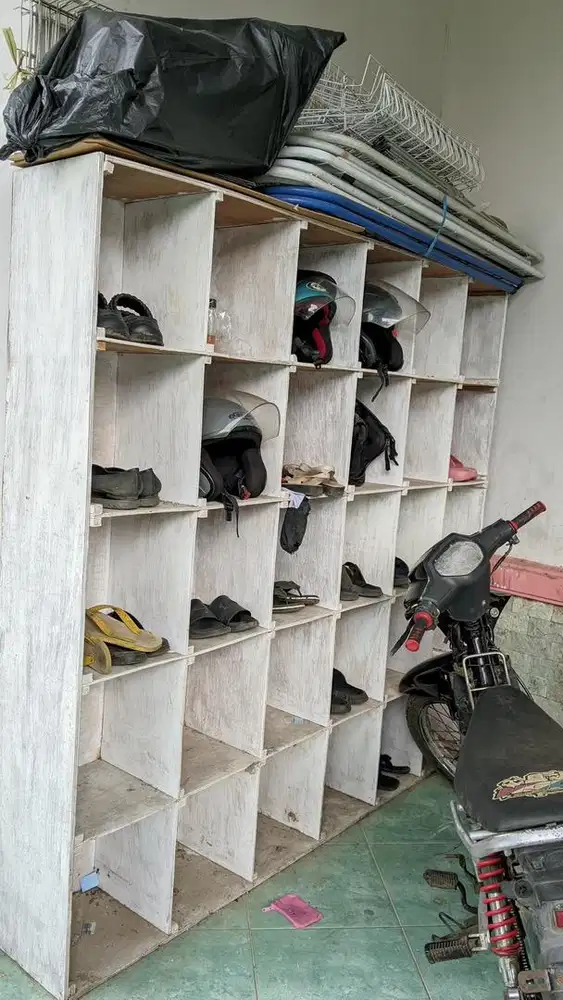 Rak jualan atau rak sembako