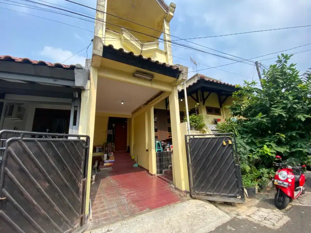 Rumah Nyaman Dalam Komplek Eksklusif Ciganjur, Jakarta Selatan