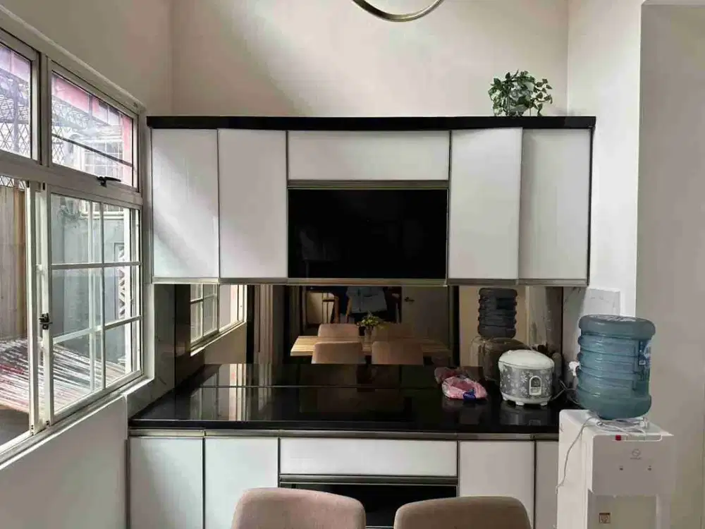 DISEWA TOWN HOUSE TAMAN PARIS - LIPPO KARAWACI