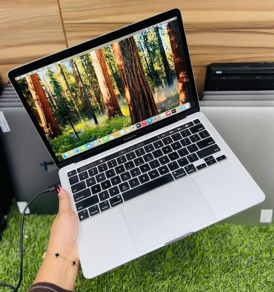 MACBOOK PRO 2020 Touchbar 13inch Apple M1 Ram 8GB N-DC