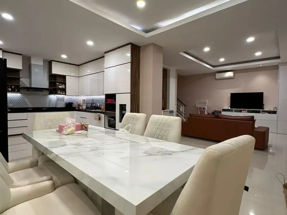 Dijual Rumah Cantik Furnished Serenade Lake Gading Serpong