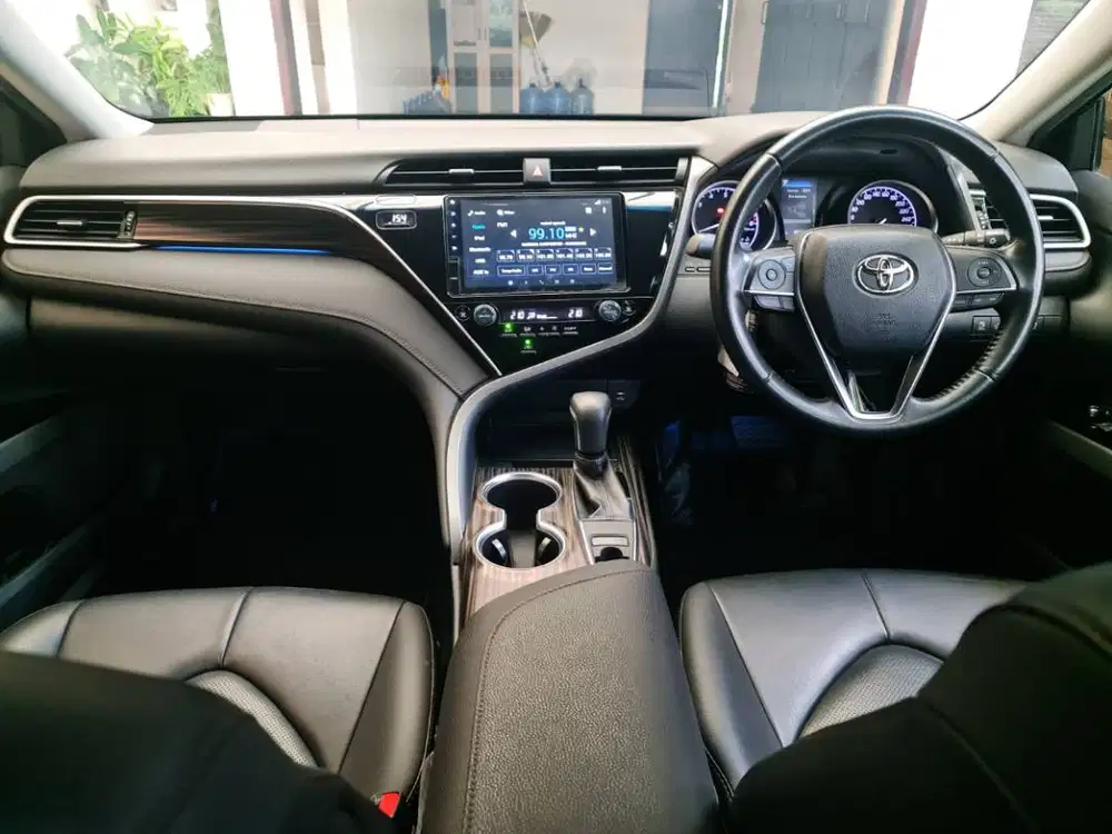 Toyota Camry V 2.5 thn 2019