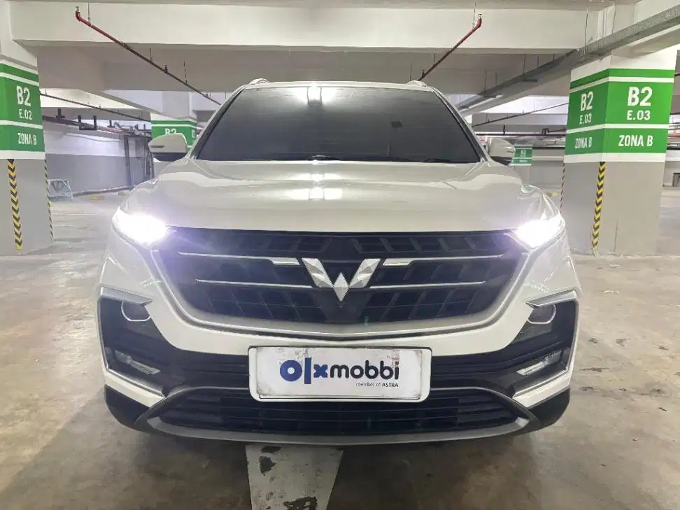 LOW DP Wuling Almaz 1.5 Exclusive 7-Seater Bensin-AT 2022 HFU