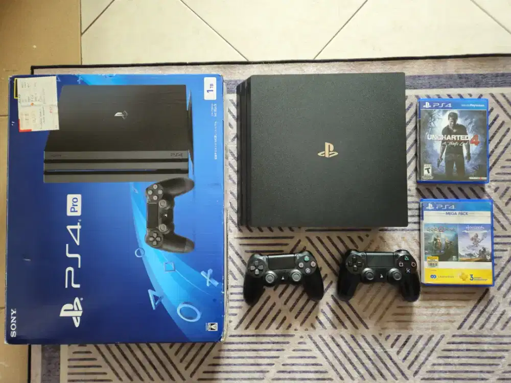 PlayStation 4 Pro Original seri 71 Fullset dan Like new