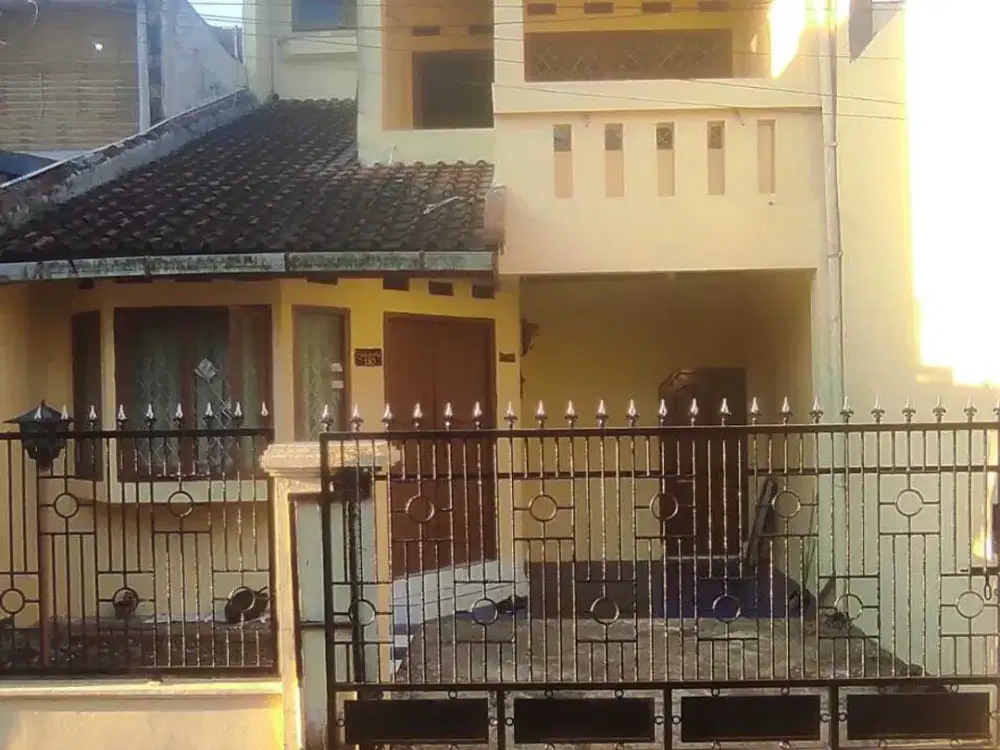RUMAH 2.5 LANTAI DI BUMI RESIK PANGLAYUNGAN TASIKMALAYA
