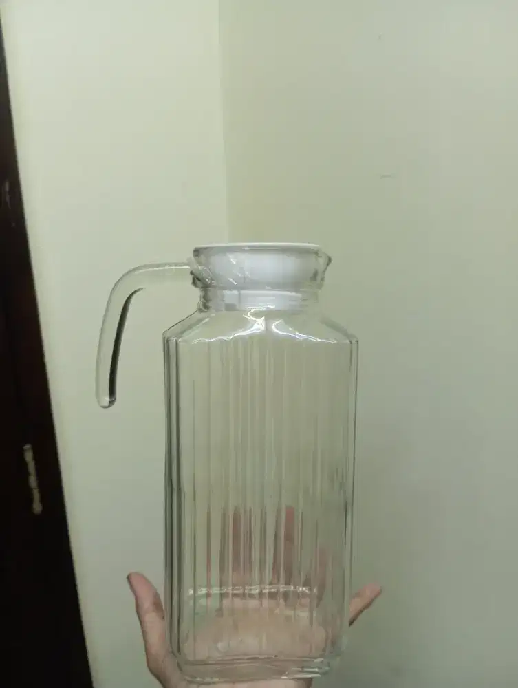 Pitcher/Teko Kaca Tutup Plastik
