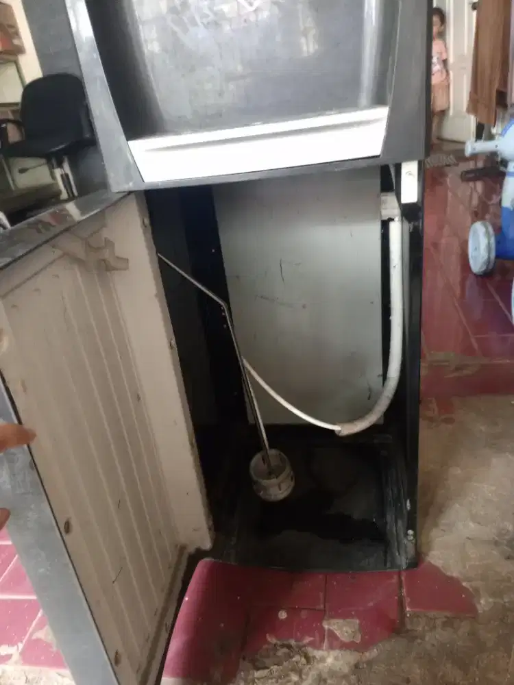 Jual dispenser merek Sanken kondisi seperti di gambar