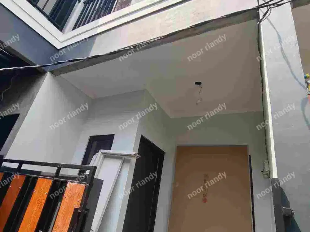 DI JUAL RUMAH BARU BAGUS MINIMALIS 2 LANTAI AKSES MOTOR DI CONDET JAKTIM