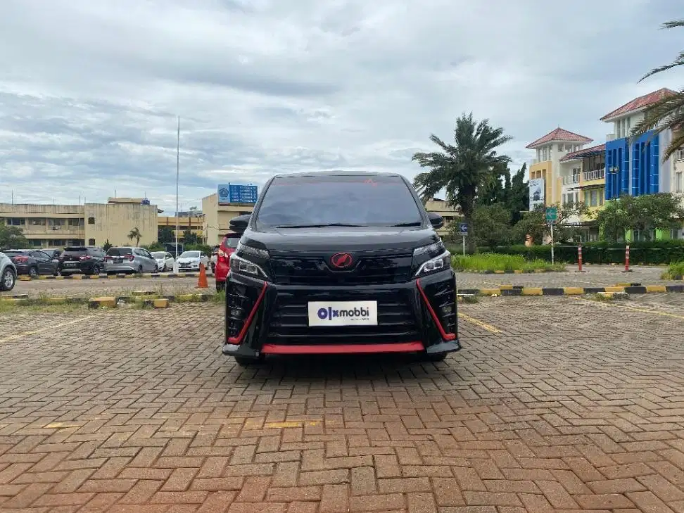 TDP 13JT Toyota Voxy 2.0 Bensin-AT Hitam 2019