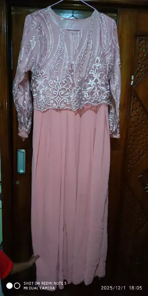 Brokat Kebaya muslim