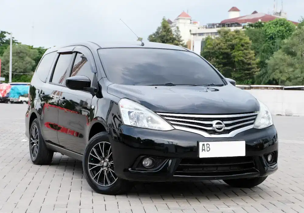 2015 Grand Livina SV Matic, Terawat, Pajak Panjang, Low KM