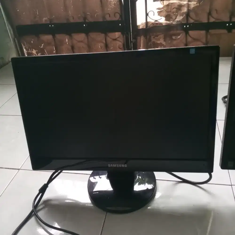 Monitor samsung 943snxplus