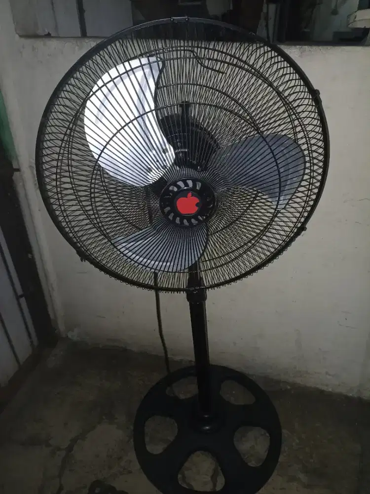 Kipas angin tornado Cosmos jumbo 18 inch normal mulus mesin dinamo ori