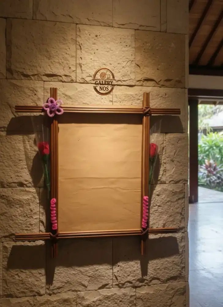 Bingkai Foto Kayu Hias Rustic dengan Dekorasi Bunga Frame Dinding