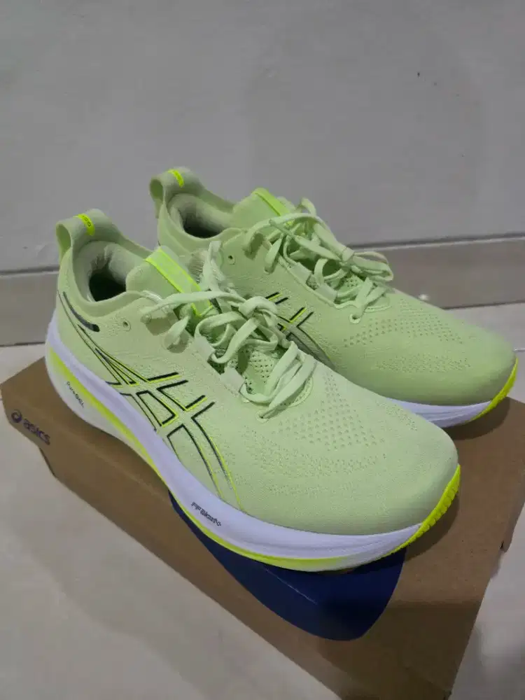 DIJUAL SEPATU ASICS GEL NIMBUS 26 MULUS SEPERTI BARU
