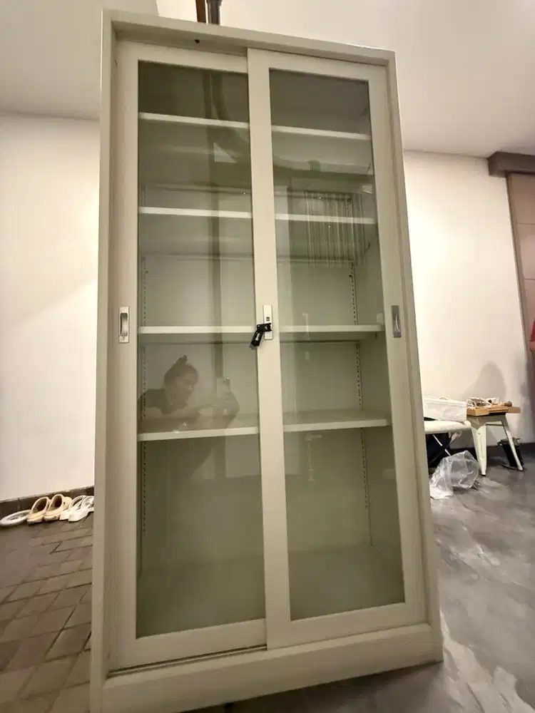 lemari arsip informa kantor metal kaca geser