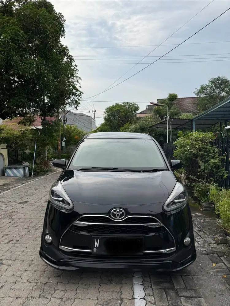 TOYOTA SIENTA HITAM TYPE Q (Tertinggi) 2016