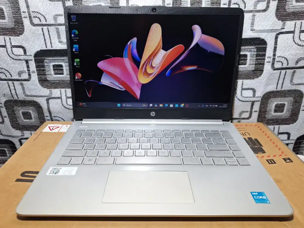 Laptop Hp 14 Core i3 gen 12 ram 8gb ssd 512gb backlit slim bazelless